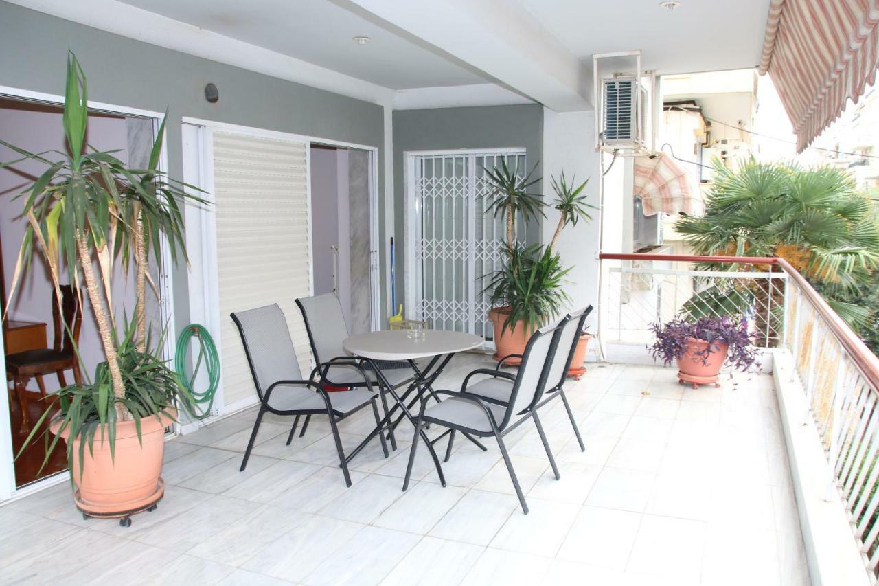 Nikos Appartement *